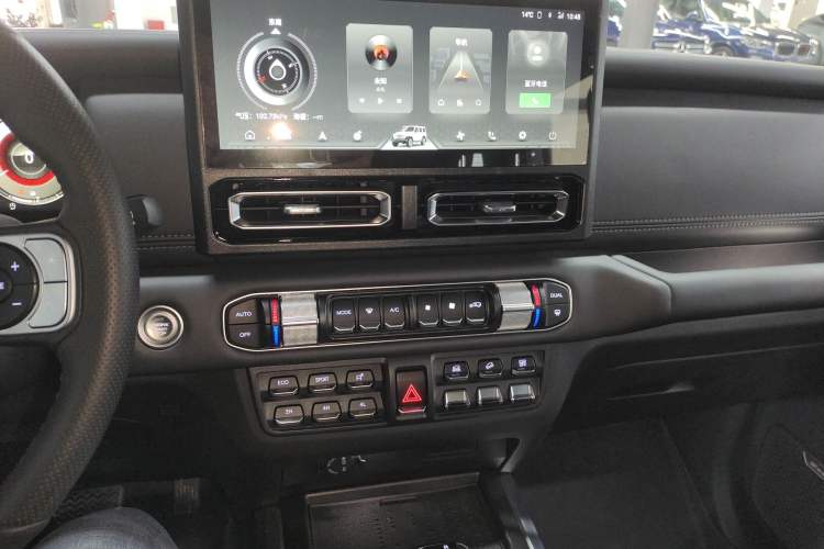 Used 212 T01 2024 2.0T Mechanic
