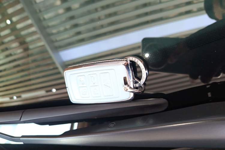 Used Land Rover Discovery Sport 2025 249 PS Performance Tech Edition Interior 1