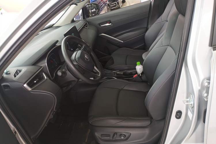 Used Toyota FRONTLANDER 2023 2.0L CVT Luxury Edition
