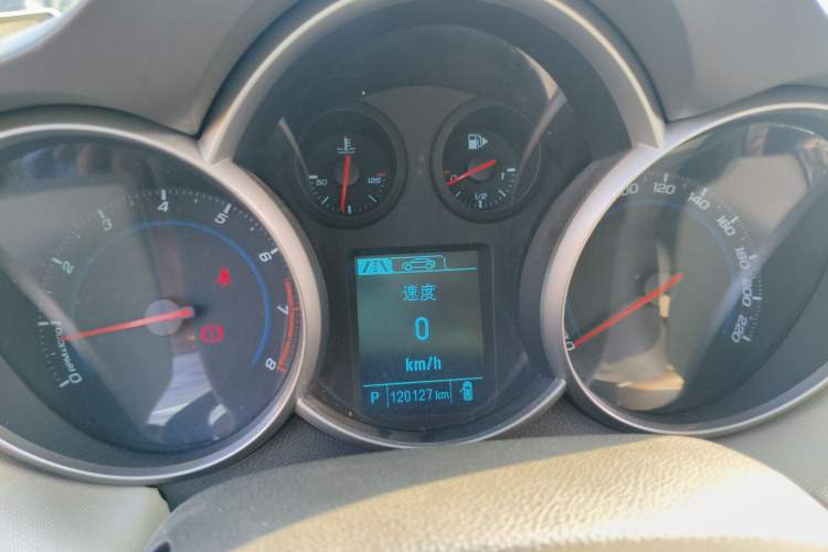 Used Chevrolet Cruze 2015 1.5L Classic SE AT Instrument Cluster