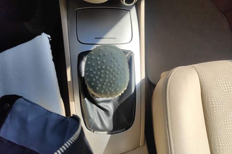 Used Buick Excelle 2011 1.6 LX-MT Gear Lever