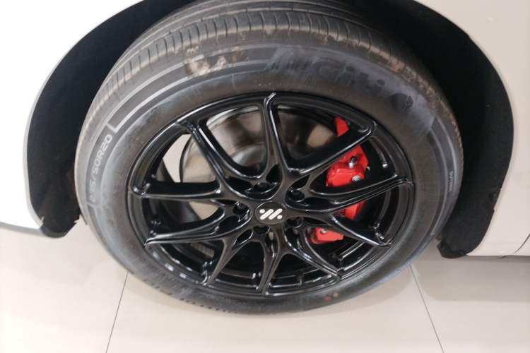 Used IM LS6 2026 Model Pure Electric Max Left Front Wheel Hub