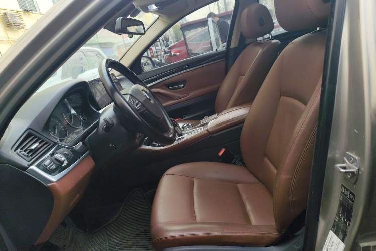 Used BMW 5 Series 2014 520Li Elegant Model
