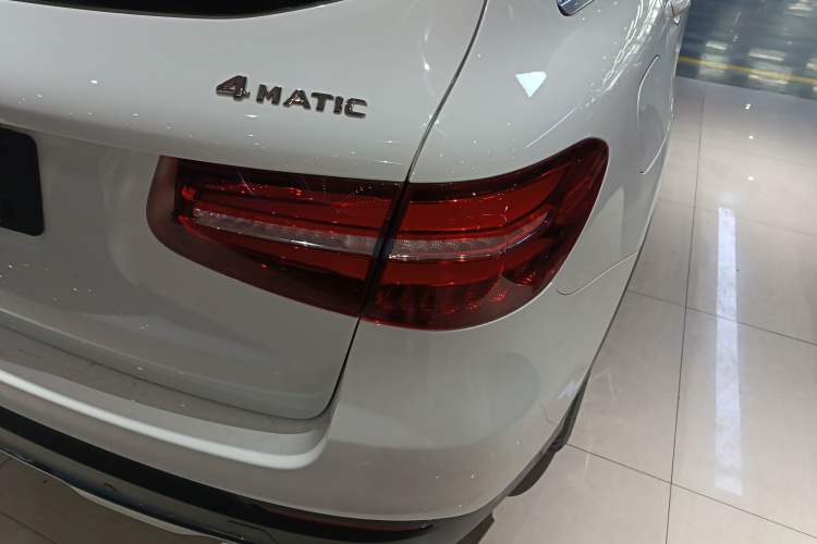 Used Mercedes-Benz GLC 2016 GLC 260 4MATIC Luxury Model
