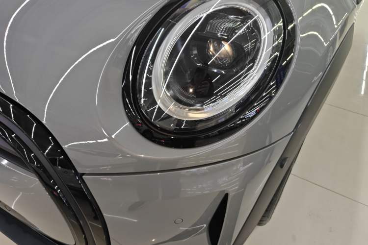 Used MINI MINI 2023 1.5T COOPER Artist
