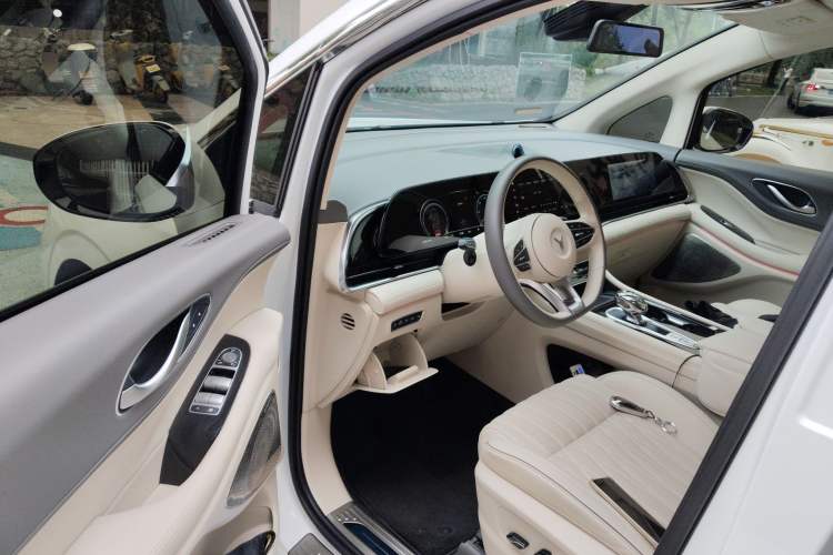 Used VOYAH Dream 2024 PHEV Ultra-Long Range Flagship Edition