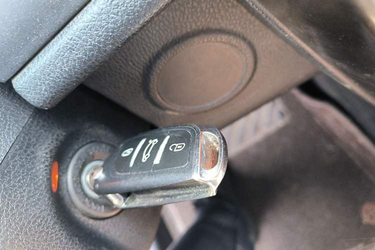 Used Bestune X80 2017 2.0L automatic Technology trim level Vehicle Key