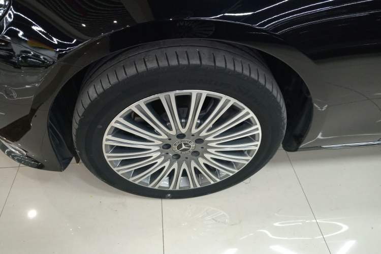 Used Mercedes-Benz E-Class 2023 Updated E 300 L Fashion Edition
