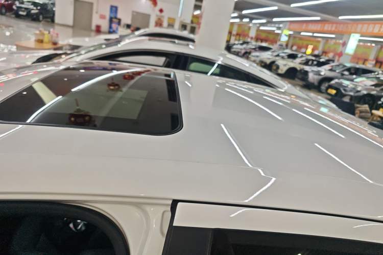 Used Volkswagen Lavida 2017 1.6L Automatic Comfort Edition
