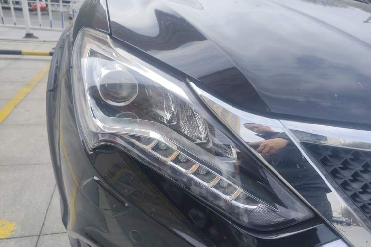 Used BYD Tang New Energy 2015 2.0T Four-Wheel-Drive Flagship Model Right Front Headlight