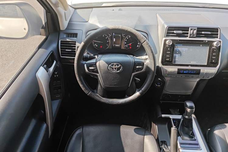 Used Toyota Prado 2018 3.5L Automatic TX-L Steering Wheel