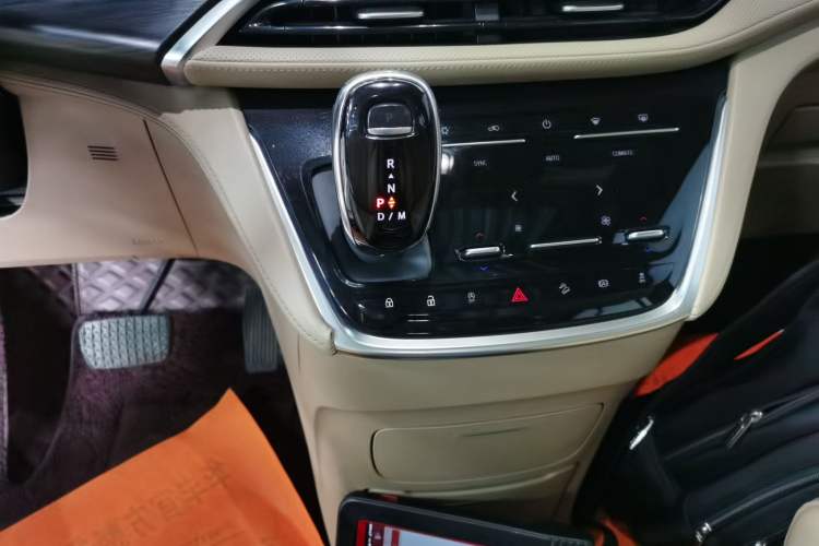 Used Buick GL8 2021 ES Land Cruiser 653T Flagship Model
