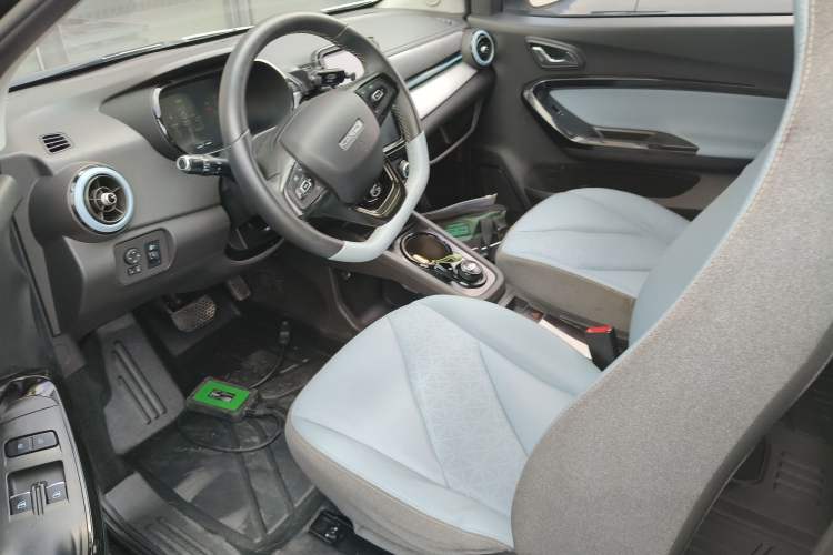 Used Chery QQ Little Ant 2022 Revised Version Sweet Pink Edition Half-Sugar Version Lithium Iron Phosphate 30.7 kWh 30 kW 301 km Left Front Seat