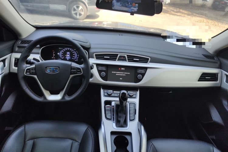 Used Geely Auto Emgrand X7 Sport 2018 1.8TD Automatic Two-Wheel Drive Smart Connect 4G Internet Edition Center Console