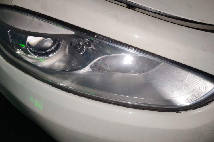 Used Fiat Viaggio 2015 1.4T Automatic Enjoyment Edition Right Front Headlight