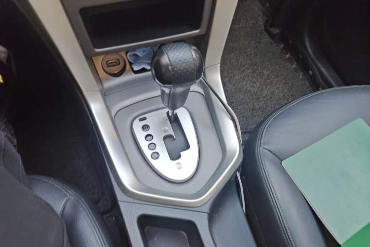 Used Venucia T70 2015 2.0L CVT Smart Edition Gear Lever