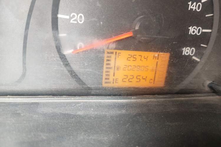 Used Wuling Zhiguang 2010 1.0L Base Version Odometer Close Up