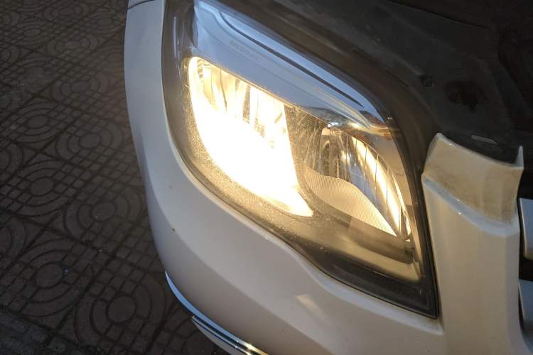 Used Mercedes-Benz GLK-Class 2013 GLK 300 4MATIC Dynamic Edition Right Front Headlight