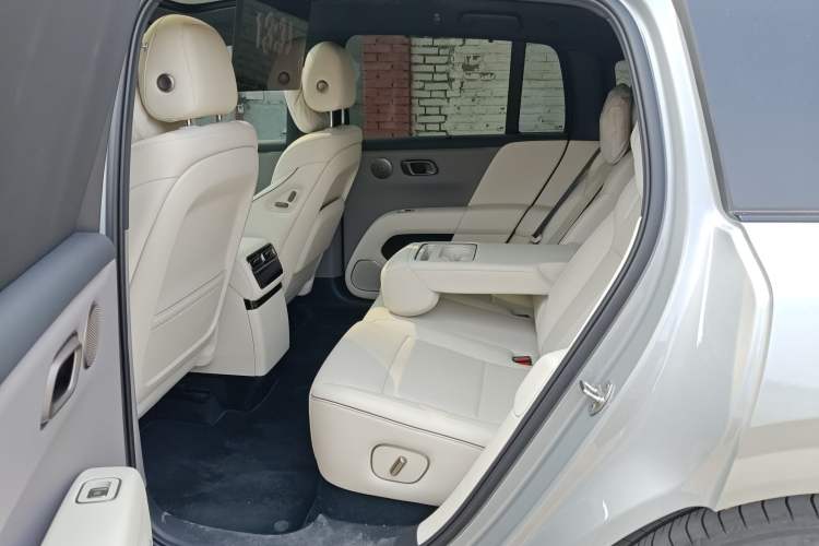 Used Li Auto i6 2025 Model Two-Wheel-Drive Standard Type