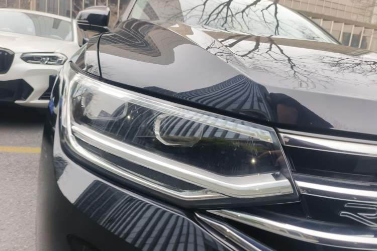 Used Volkswagen Tiguan L 2023 Restyled 330TSI Automatic Two-Wheel Drive R-Line Enhanced Comfort Version Exterior 6