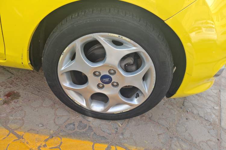 Used Ford Fiesta 2011 Hatchback 1.5L Automatic Sport Model Right Front Wheel Hub