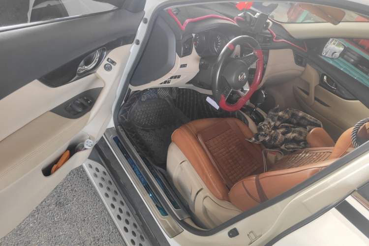 Used Nissan X-Trail 2017 2.0L CVT Comfort Edition 2WD Driver Seat