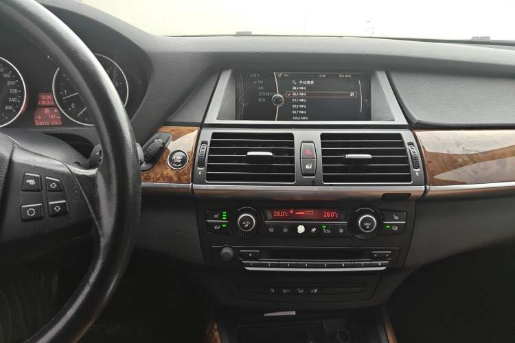 Used BMW X5 2009 xDrive30i Leading Model Audio And AC Panel