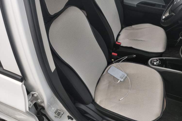 Used CHANGAN Benni E-Star 2021 National Edition Xin Yue Version (Fast-Charging Edition) Lithium Iron Phosphate (31.18 kWh) Right Front Seat