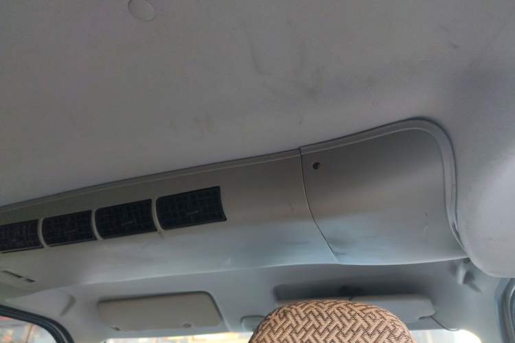 Used CHANGAN KAICHENG Ruixing M60 2023 1.5L GDI Comfort-Class Passenger Vehicle 6/7 Seats Headliner