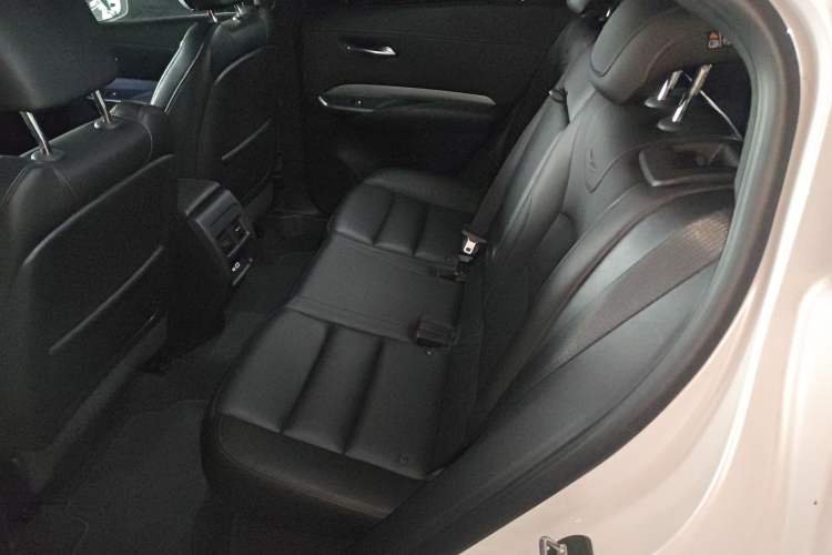 Used Cadillac XT4 2018 28T Two-Wheel-Drive Luxury Model
