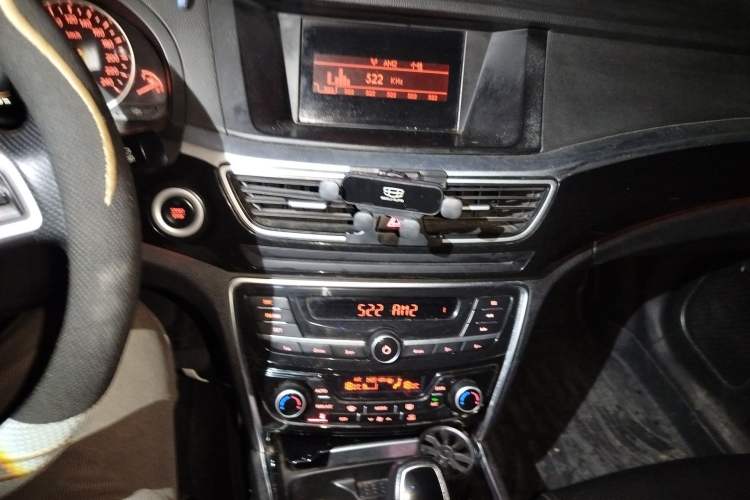 Used Geely Auto Emgrand GT 2015 2.4L Comfort Model Audio And AC Panel