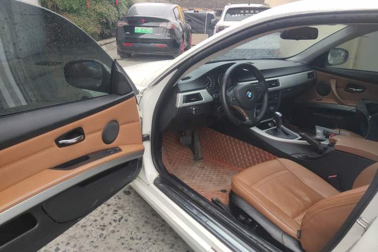 Used BMW 3 Series 2011 325i two-door coupe
