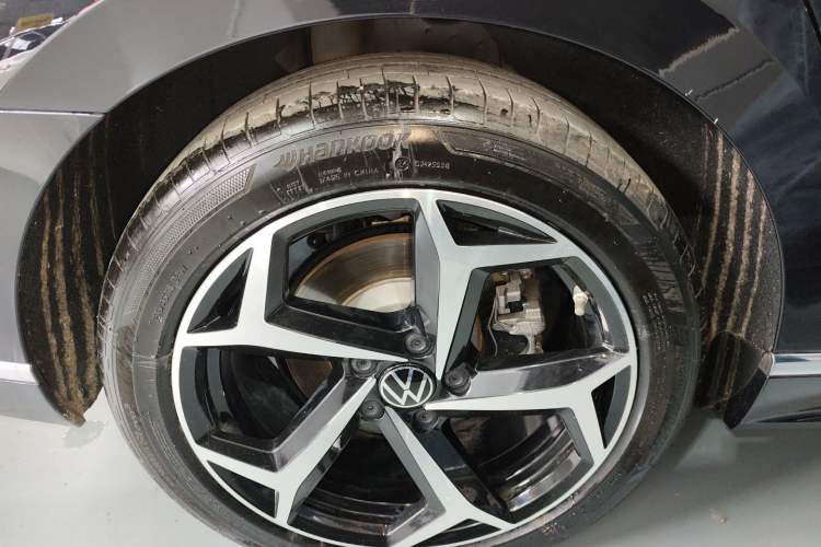 Used Volkswagen Magotan 2024 2 Million Units Zhongxiang Version 330TSI DSG Luxury Edition Exterior 5