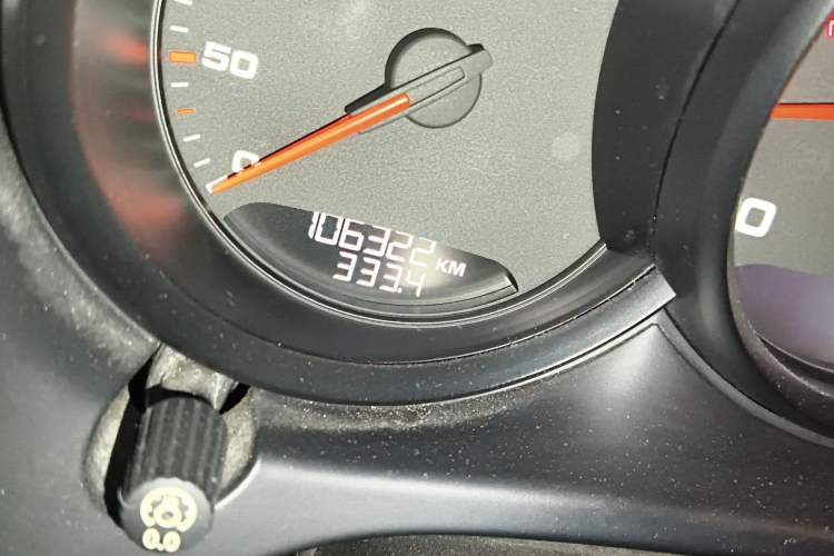 Used Porsche Macan 2014 Macan 2.0T Odometer Close Up