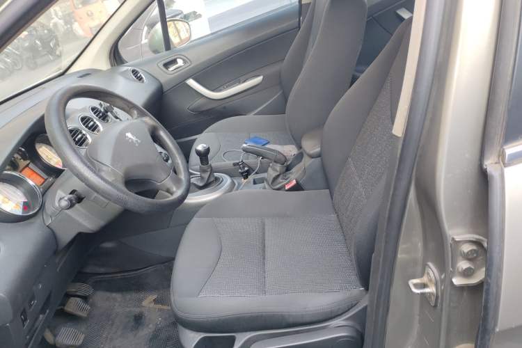 Used Peugeot 408 2011 2.0L Manual Comfort Edition