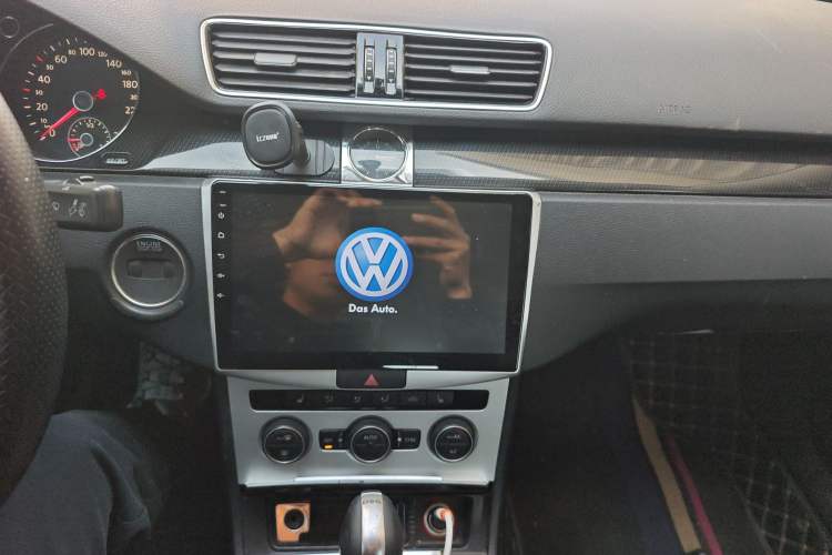 Used Volkswagen Magotan 2015 1.8TSI Luxury Model Audio And AC Panel