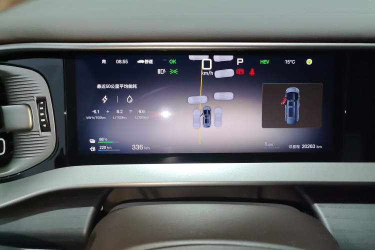 Used Denza D9 2025 DM-i Intelligent Drive 1020 Four-Wheel Drive Flagship Model
