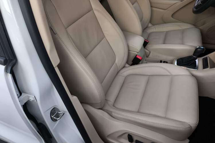 Used Volkswagen Tiguan 2013 1.8 TSI Automatic Two-Wheel Drive Comfort Edition Right Front Seat