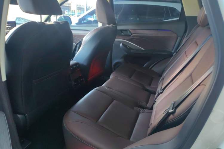 Used Wey VV6 2018 2.0T Two-Wheel-Drive Ultra-Luxury Version China V Standard
