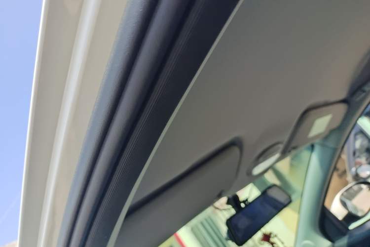 Used Chery QQ Little Ant 2022 Sweet Pink Edition Half-Sugar Version Lithium Iron Phosphate 29.2 kWh 30 kW 301 km