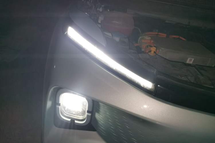 Used Geometry E Firefly 2024 401km Starlight
