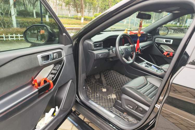 Used Ford Explorer 2023 EcoBoost 285 4x4 ST-LINE 6-Seater
