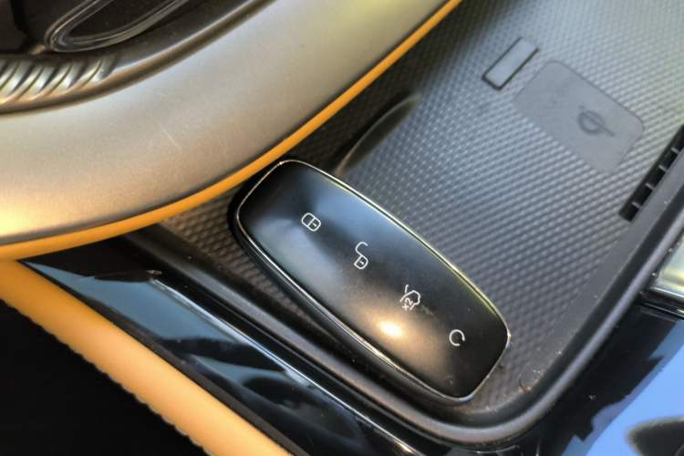 Used Denza D9 2024 DM-i 980 Four-Wheel Drive Flagship Model
