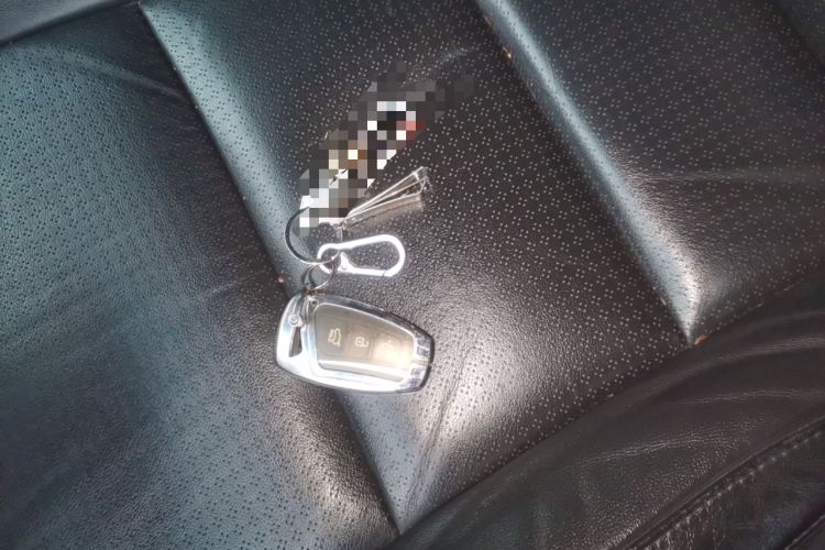 Used Hyundai Santa Fe 2013 2.4L Automatic Two-Wheel Drive Smart Version
