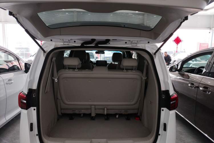 Used Buick GL8 2021 Land Cruiser Executive Class 652T Comfort Model
