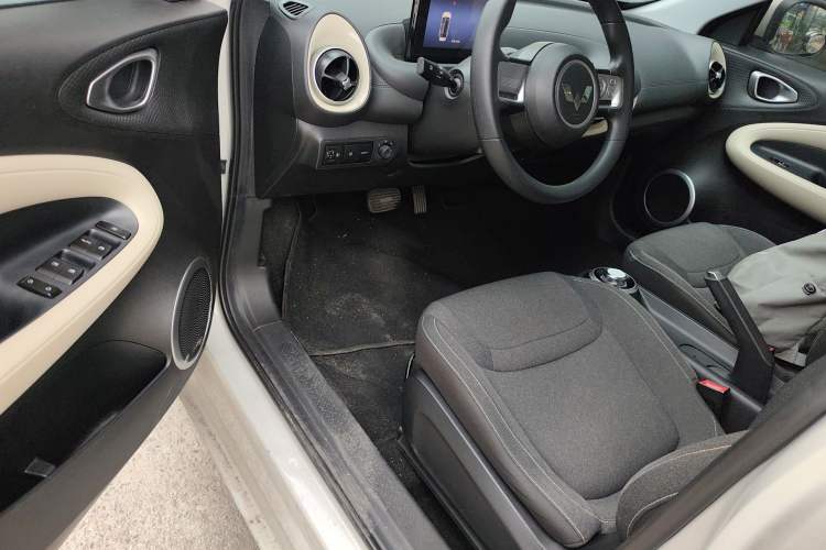 Used Wuling Bingo 2023 203km Light Edition Driver Seat