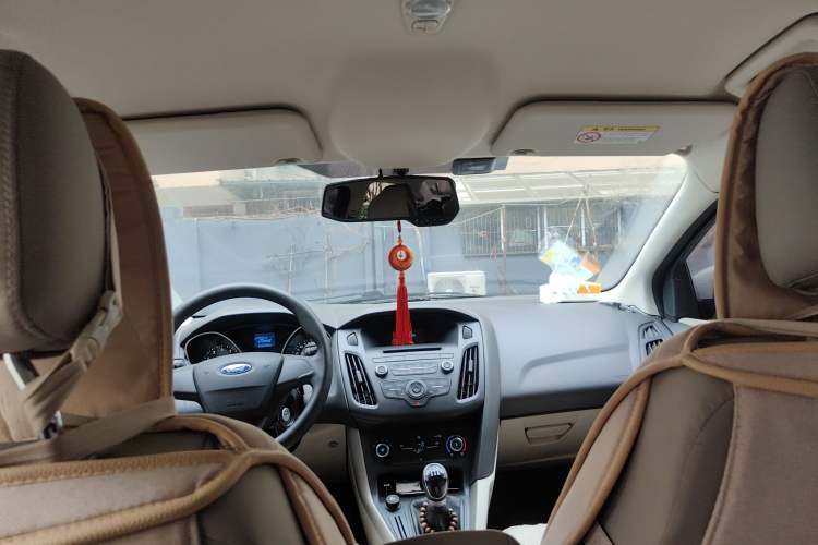 Used Ford Focus 2015 Sedan 1.6L Manual Comfort Model