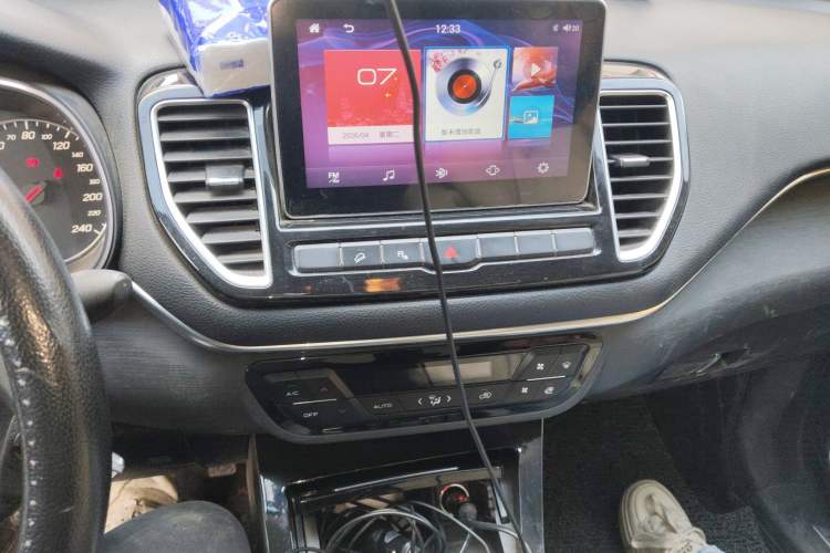 Used FAW Senya R9 2018 1.2T Manual Luxury Smart Edition Audio And AC Panel