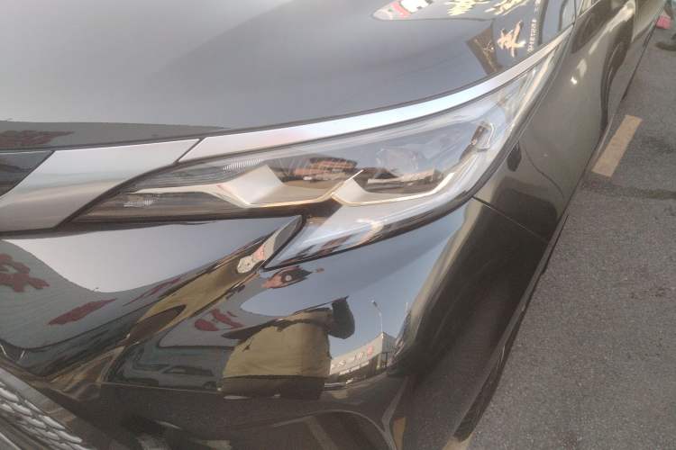 Used Toyota Granvia 2022 2.5L Hybrid Premium Edition
