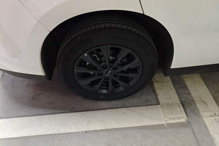 Used BYD e7 2025 Model 520 Smart Mobility Edition
